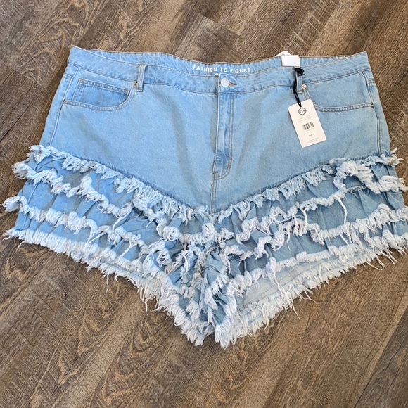 NEW FTF size 28 super cute shorts - Picture 1 of 10